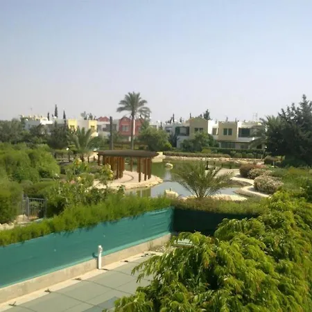 Poseidon Gardens - Beachfront Spacious * لارنكا